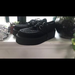 T. U. K Mondo Creepers in black